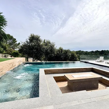 - Piscine & Calme Гостевой дом Ним