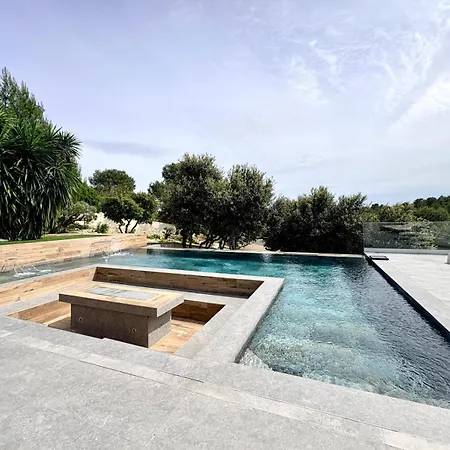 - Piscine & Calme 4* Ним